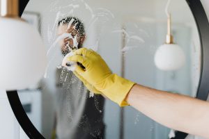 Nooit meer vieze ramen en een onopgeruimd kantoor met een schoonmaakbedrijf in Helmond